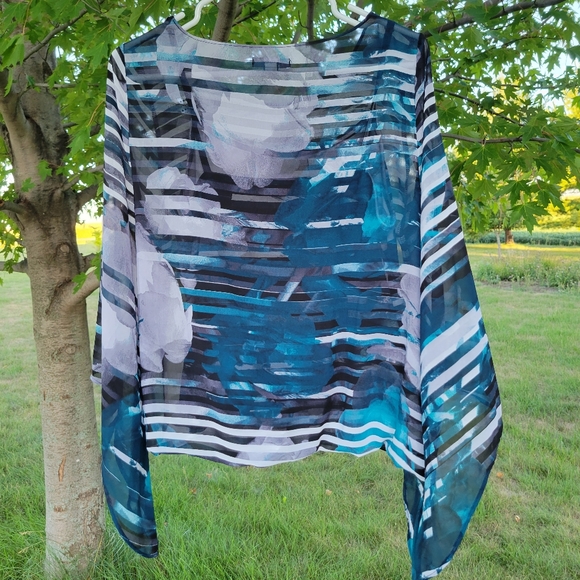 Alfani Medium multi Aqua pattern flutter sleeve mesh chiffon lined blouse - Picture 4 of 7